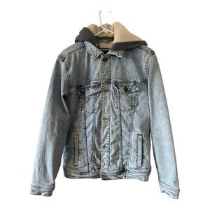 Hollister Denim Jacket with Hood Sherpa Lining Size Medium